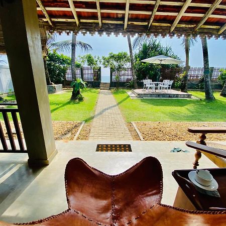 Sunset Beach Haven, Entire Villa, Beachfront, Private Pool Galle Exterior foto